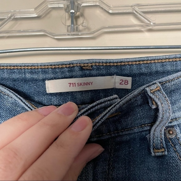 Levi’s Medium Wash 711 Skinny Distressed Jeans - Picture 5 of 10